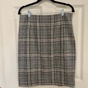 Etcetera Gray Wool Blend Plaid Pencil Skirt Subtle Sequins Size 10 Academia